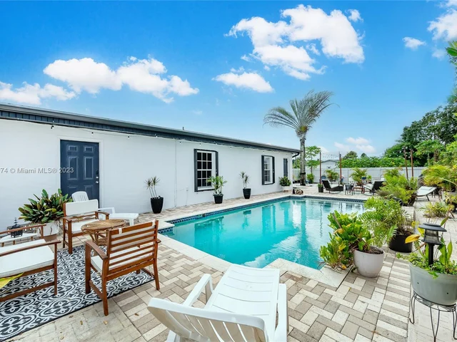 1762 NW 2nd Ave, Homestead FL 33030