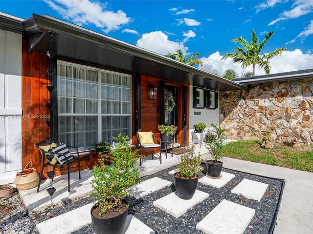 1762 NW 2nd Ave, Homestead FL 33030