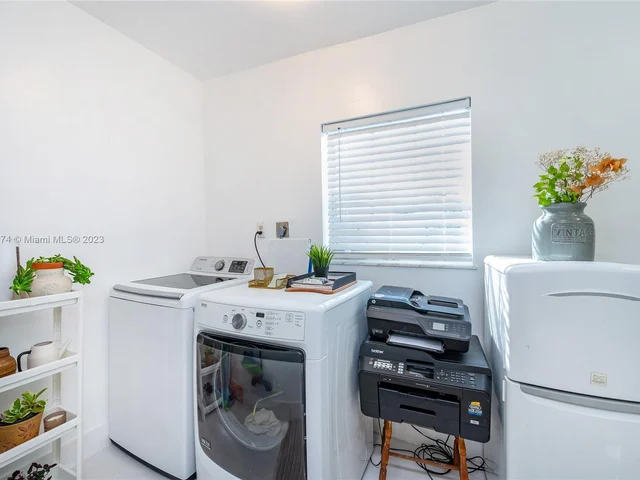 1762 NW 2nd Ave, Homestead FL 33030