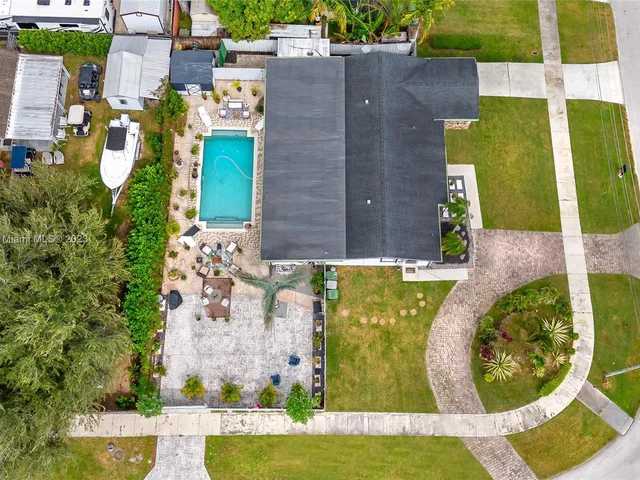 1762 NW 2nd Ave, Homestead FL 33030