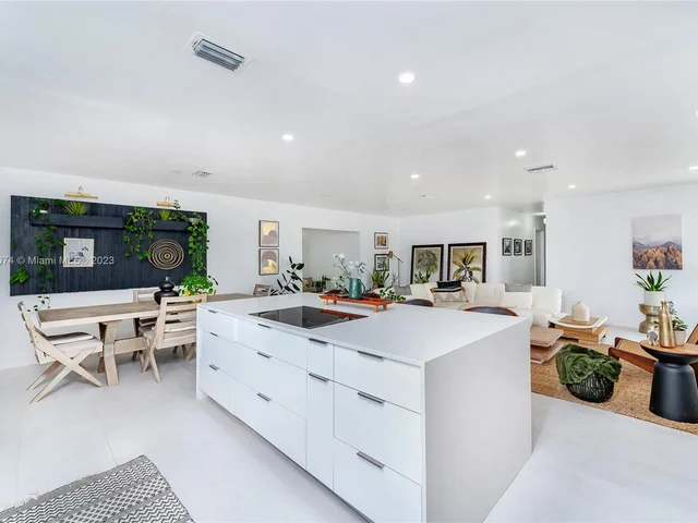 1762 NW 2nd Ave, Homestead FL 33030