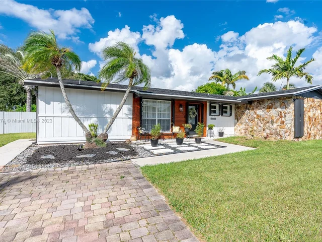 1762 NW 2nd Ave, Homestead FL 33030