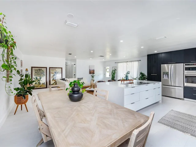 1762 NW 2nd Ave, Homestead FL 33030