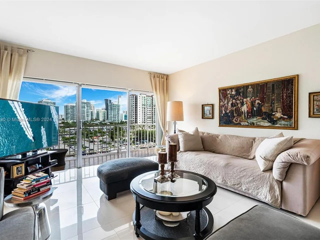 500 Bayview Dr # 731, Sunny Isles Beach FL 33160