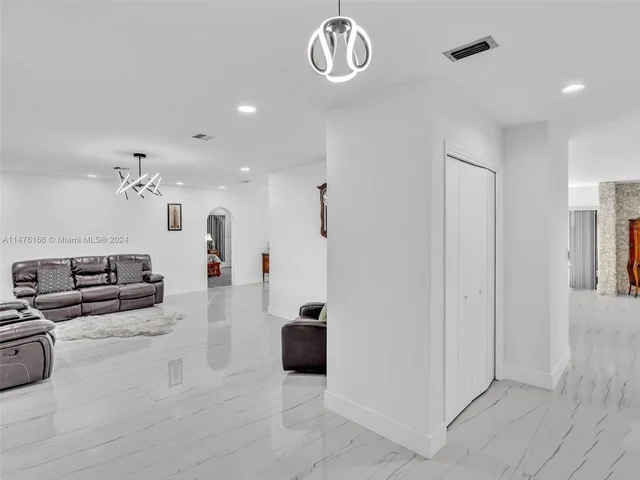 620 Sea Turtle Way, Plantation FL 33324