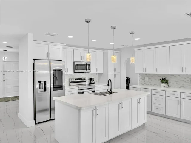 620 Sea Turtle Way, Plantation FL 33324