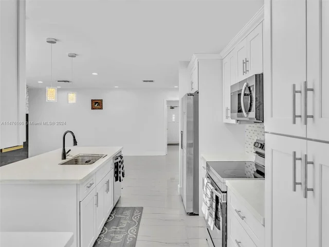 620 Sea Turtle Way, Plantation FL 33324