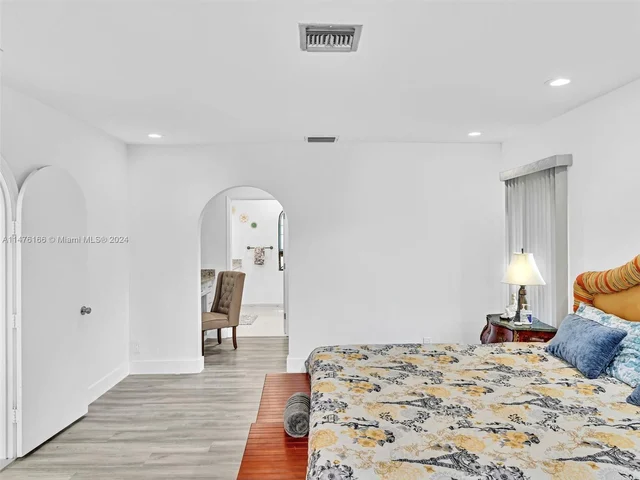 620 Sea Turtle Way, Plantation FL 33324