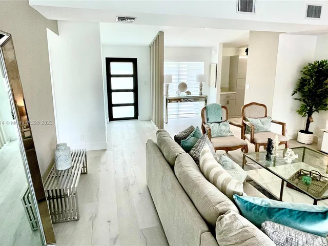 2406 Marathon Ln, Fort Lauderdale FL 33312