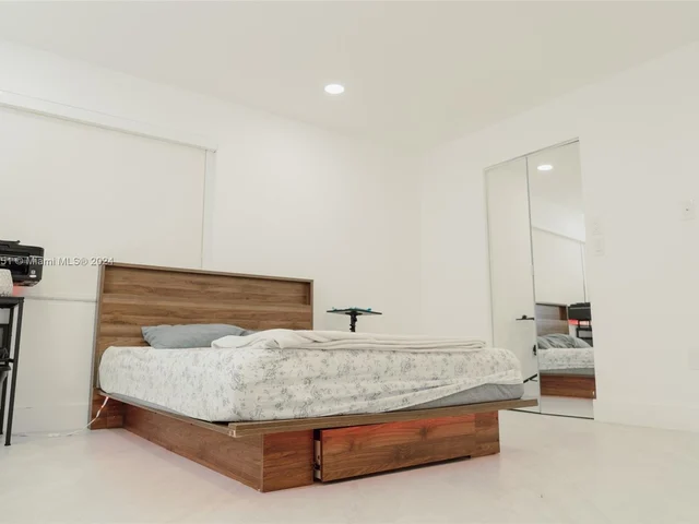 9443 Fontainebleau Blvd # 105, Miami FL 33172