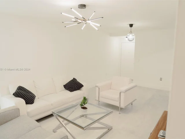 9443 Fontainebleau Blvd # 105, Miami FL 33172