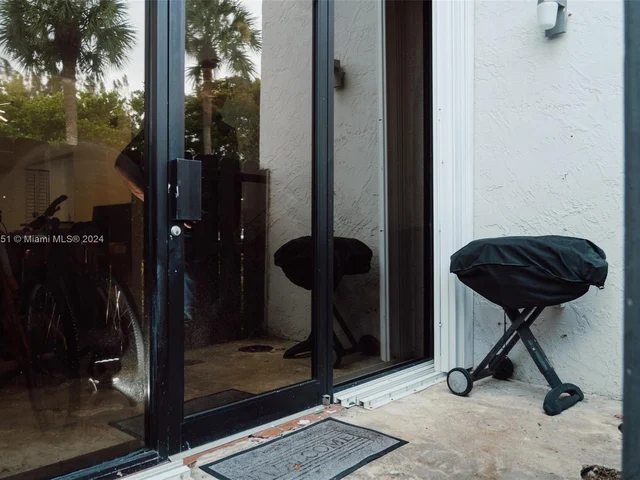 9443 Fontainebleau Blvd # 105, Miami FL 33172