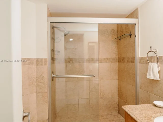 9443 Fontainebleau Blvd # 105, Miami FL 33172