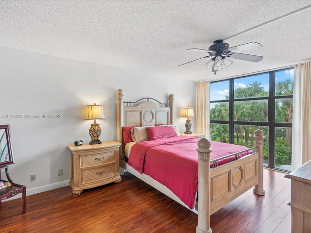 200 Leslie Dr # 329, Hallandale Beach FL 33009