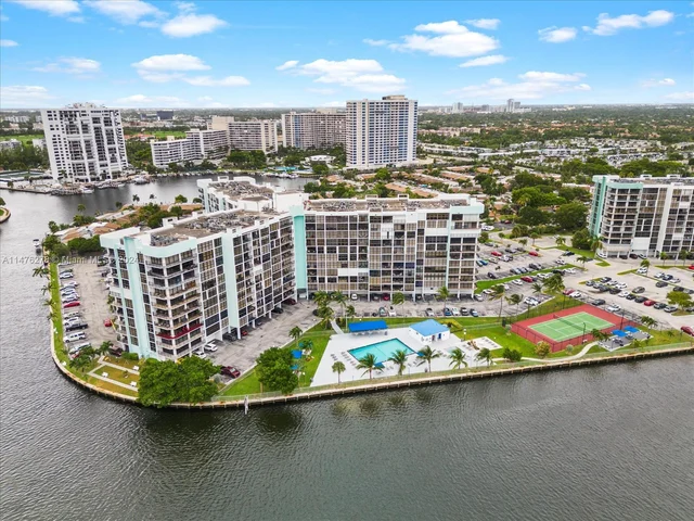 200 Leslie Dr # 329, Hallandale Beach FL 33009