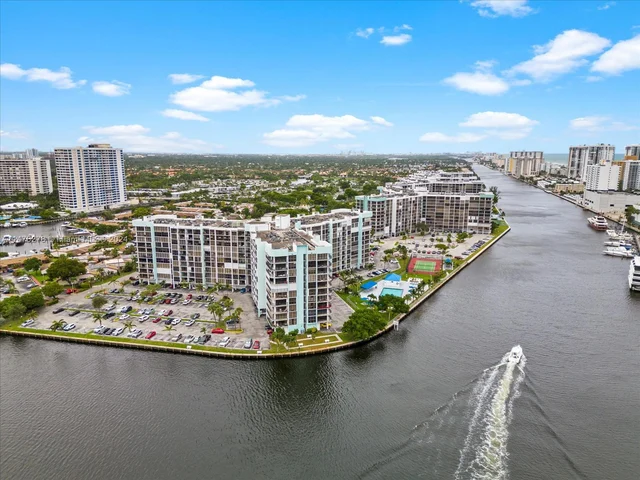 200 Leslie Dr # 329, Hallandale Beach FL 33009