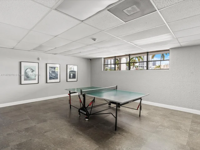 200 Leslie Dr # 329, Hallandale Beach FL 33009