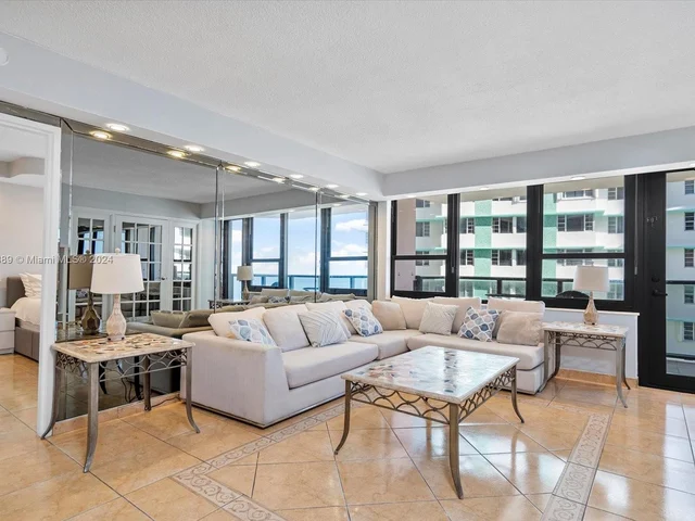 5225 Collins Ave # 910, Miami Beach FL 33140