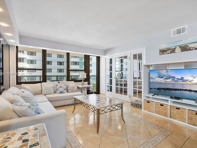 5225 Collins Ave # 910, Miami Beach FL 33140
