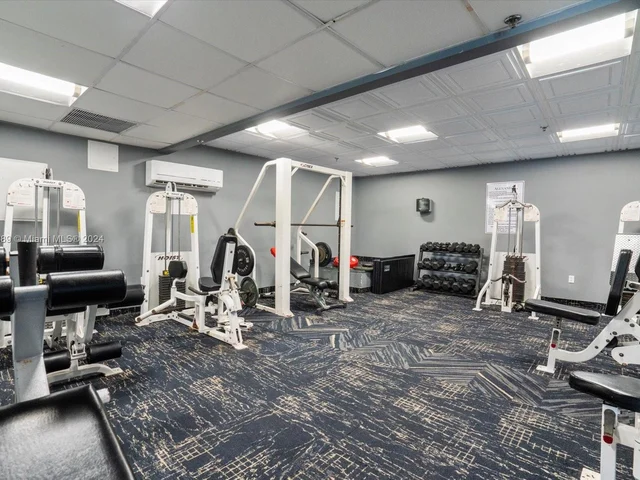 5225 Collins Ave # 910, Miami Beach FL 33140