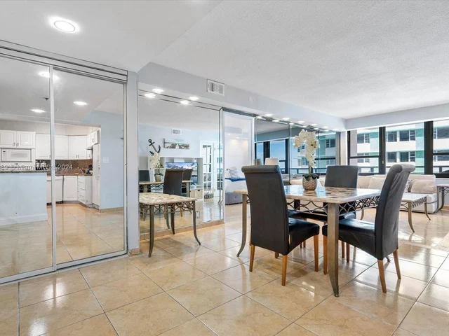 5225 Collins Ave # 910, Miami Beach FL 33140