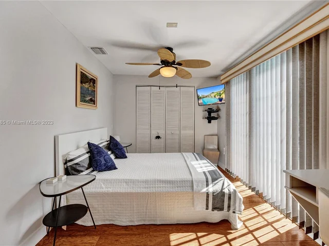 2402 SE 13th Ct, Pompano Beach FL 33062