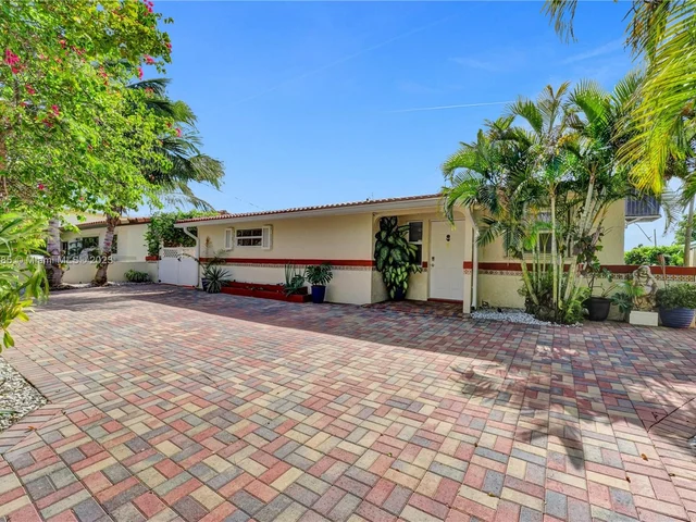 2402 SE 13th Ct, Pompano Beach FL 33062