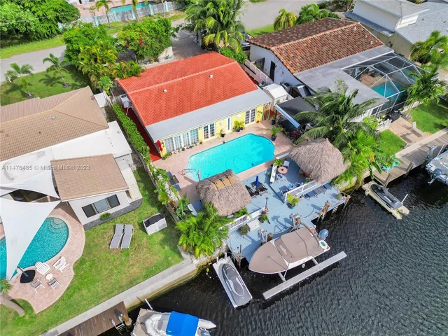 2402 SE 13th Ct, Pompano Beach FL 33062