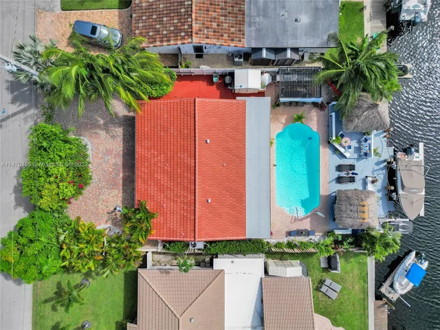 2402 SE 13th Ct, Pompano Beach FL 33062