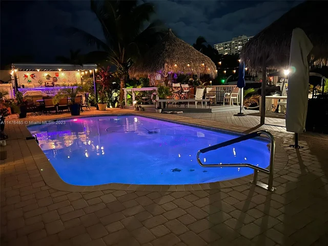 2402 SE 13th Ct, Pompano Beach FL 33062