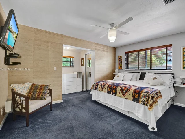 2402 SE 13th Ct, Pompano Beach FL 33062