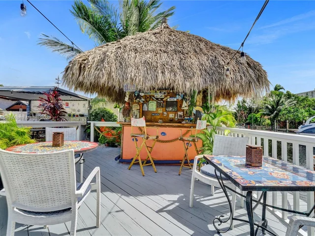 2402 SE 13th Ct, Pompano Beach FL 33062