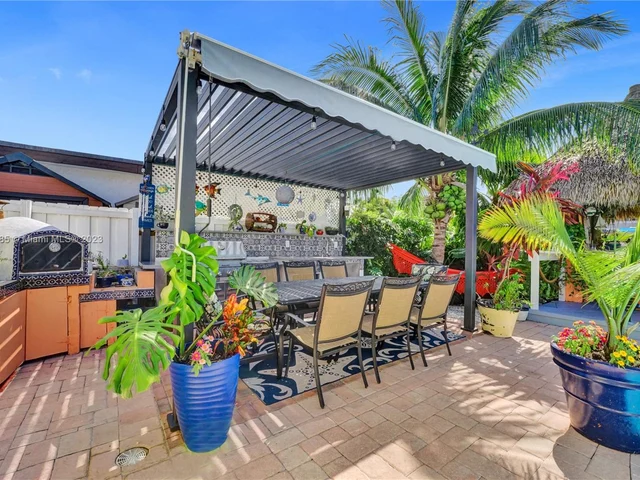 2402 SE 13th Ct, Pompano Beach FL 33062