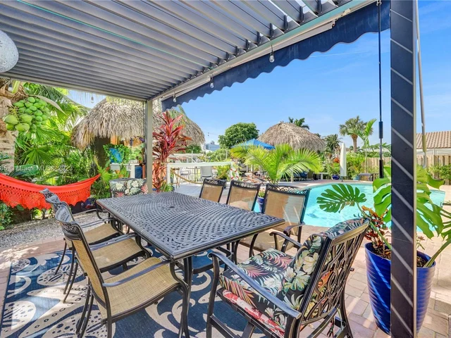 2402 SE 13th Ct, Pompano Beach FL 33062