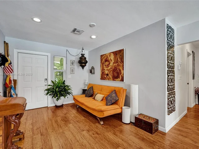 2402 SE 13th Ct, Pompano Beach FL 33062