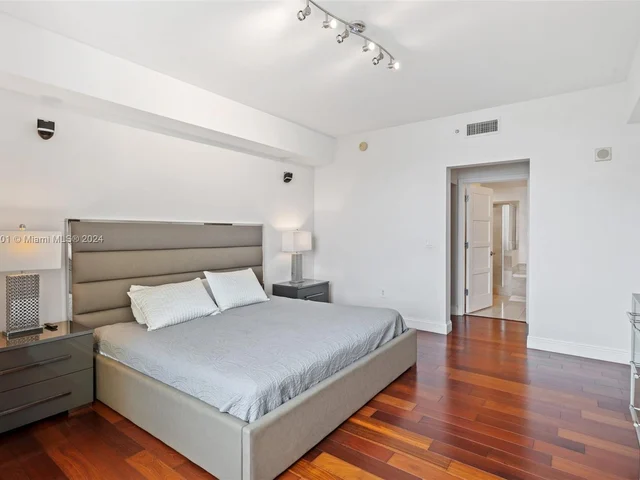 3330 NE 190th St # 717, Aventura FL 33180