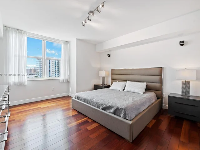 3330 NE 190th St # 717, Aventura FL 33180