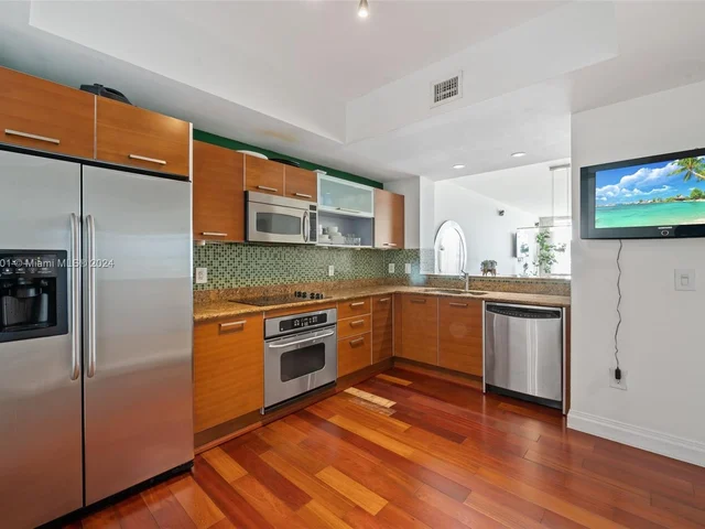 3330 NE 190th St # 717, Aventura FL 33180