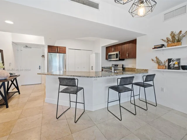 20000 E Country Club Dr # 314, Aventura FL 33180