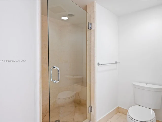 20000 E Country Club Dr # 314, Aventura FL 33180