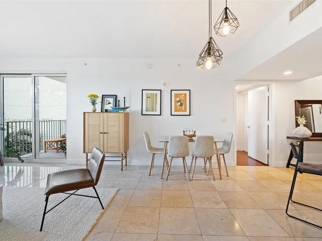 20000 E Country Club Dr # 314, Aventura FL 33180