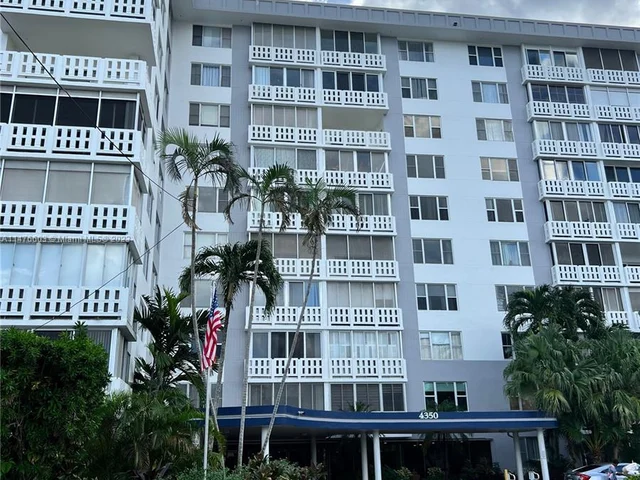 4350 Hillcrest Dr # 800, Hollywood FL 33021