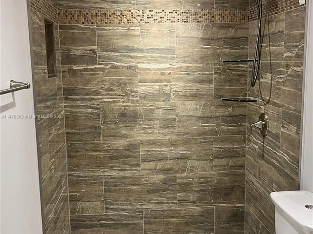 4350 Hillcrest Dr # 800, Hollywood FL 33021