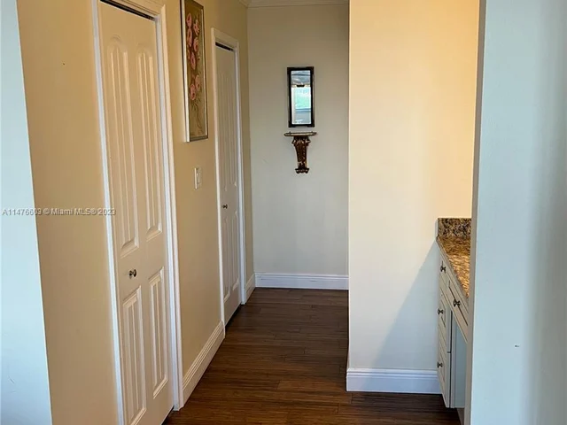 4350 Hillcrest Dr # 800, Hollywood FL 33021