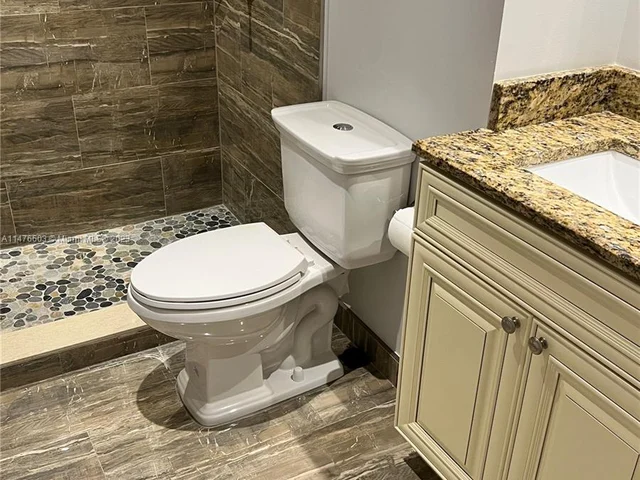 4350 Hillcrest Dr # 800, Hollywood FL 33021