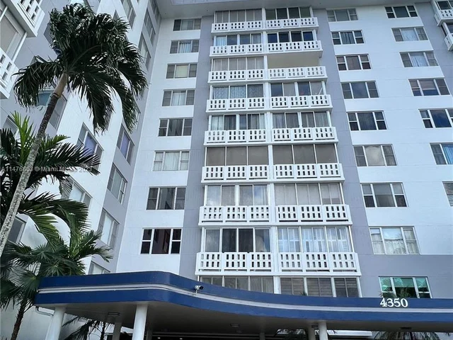 4350 Hillcrest Dr # 800, Hollywood FL 33021