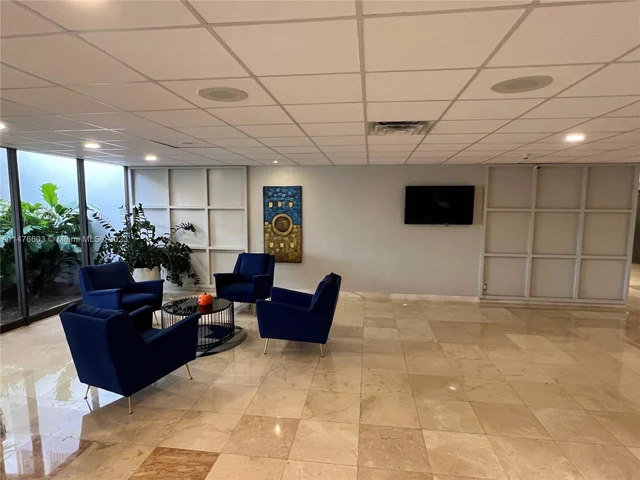 4350 Hillcrest Dr # 800, Hollywood FL 33021