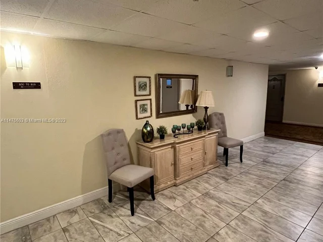 4350 Hillcrest Dr # 800, Hollywood FL 33021