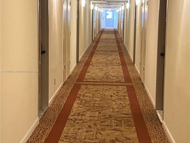 4350 Hillcrest Dr # 800, Hollywood FL 33021