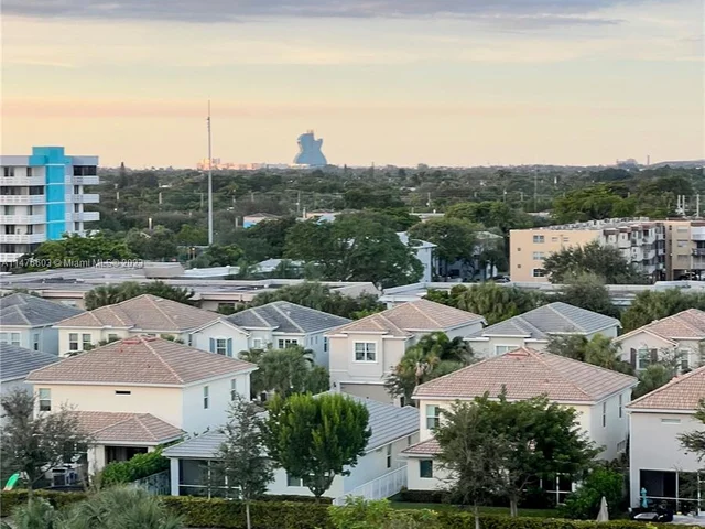 4350 Hillcrest Dr # 800, Hollywood FL 33021